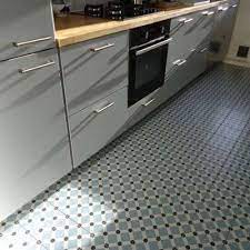 Pour réaliser une cuisine à vos couleurs, qu'elle soit moderne ou plus « traditionnelle », claire carrelage vous propose une large gamme de carrelages muraux haut de gamme pour habiller vos murs selon vos envies de décoration. 1900 Palau Eiffel L Art De La Construction Carrelage Interieur Carrelage Cuisine Carrelage