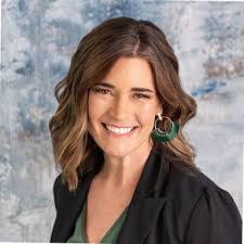 Kerry Garland's Instagram, Twitter & Facebook