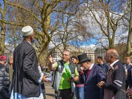 The park is contiguous with kensington gardens ; Speakers Corner Things To Do In Oxford Street London