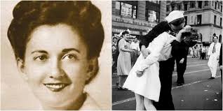 Addio all'infermiera del bacio a Times Square