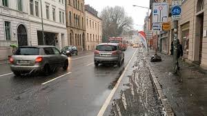 Radfahrer Argern Sich Uber Zugeschuttete Wege Verschneite Strassen Und Radwege Diese Pflichten Haben Die Osnabrucker