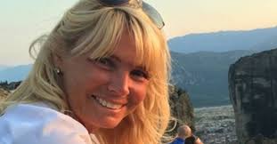 E' tra gli ultimi entrati nella casa del gf vip e come spesso accade ai concorrenti. Who Is Roberta Termali Let S Get To Know Andrea Zenga S Mother Better Curler Ruetir