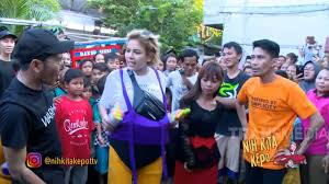 Nikita Mirzani Disawer Saat Temui Cimoy Montok Trans Tv