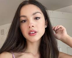 Olivia rodrigo (@livbedumb) on tiktok | 12.7m likes. Get To Know Olivia Rodrigo 10 Facts On The Drivers License Singer Capital