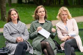 He used to be a lawyer but lost his license. Wer Kommt Nach Alex Alles Munster