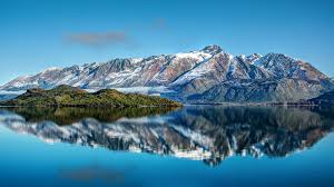 Aoraki / mt cook är det högsta berget i nya zeeland och utsikten från toppen över alpina glaciärer, snöklädda toppar och kristallklara sjöar är. Bilder Nya Zeeland Glenorchy Berg Natur Floder 1920x1080