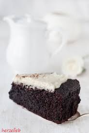 Die konsistenz ähnelt der von brownies, ich liebe es! Herzelieb Hast Du Schon Mal Guinnesskuchen Gebacken Wer Auf Saftige Schokoladenkuchen Liebt Der Ist Bei Diesem Rezept Genau Richtig Das Rezept Dafur Findest Auf Dem Blog Https Herzelieb De Guinness Kuchen Schokolade Rezept Backen Facebook