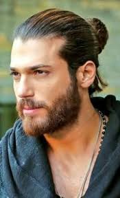 Il nostro obiettivo è quello di ispirarvi e di aiutarvi a trovare il vostro taglio di capelli migliore. Tendenze Capelli Uomo Primavera Estate 2019 Divaisloud