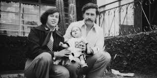 A l'opératrice du tequendama, escobar explique qu'il est journaliste et souhaite interviewer juan pablo escobar. Interview Juan Pablo Escobar La Verite Sur Mon Pere