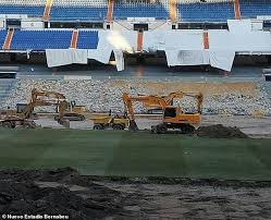 Real madrid's plan to upgrade the santiago bernabeu by 2022 at a cost of 525 million euros ($618 million) was given the green light on sunday. Real Madrid S Santiago Bernabeu Looks Unrecognisable As New Images Show Renovation Work Daily Mail Online