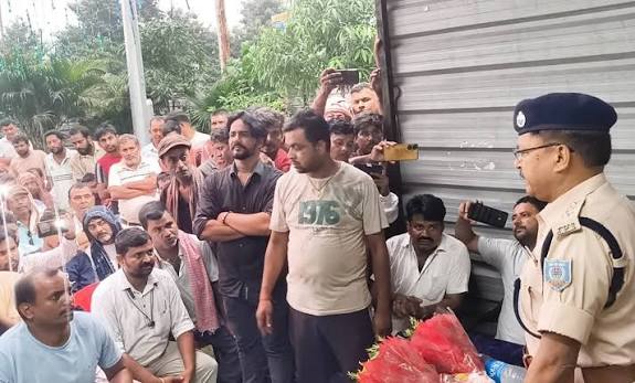 बोकारो के ऑटो चालकों के लिए बड़ा बदलाव! अब क्षेत्र के अनुसार ऑटो चालकों की  अलग-अलग यूनिफॉर्म होगी, ताकि उनकी पहचान आसानी से हो सके। ट्रैफिक ...