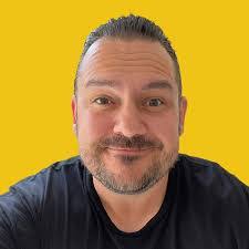 Stephen Martin's Instagram, Twitter & Facebook