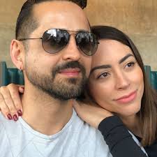 Feliz día a todos los padres. En estas fotos está mi papá, la roca de la  familia Rosario Rivera. Gracias por inculcarnos de tu sabiduría e  inteligencia pero sobre todo de tu