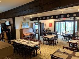 Located in beech mountain north carolina, the beech alpen inn is the high country's premier lodging destination. Alpen Restaurant And Bar Beech Mountain Restaurant Reviews Photos Phone Number Tripadvisor