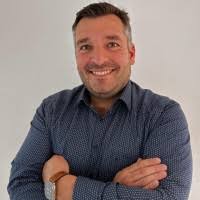 50+ perfiles de «Melcher»