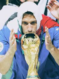 This file has been extracted from another file: Greats Of The Game Francesco Totti 2006 Francesco Totti Celebrates