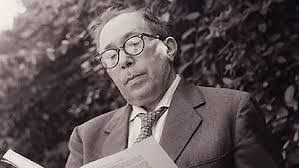Leo Strauss's Instagram, Twitter & Facebook