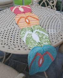 How Cute Flip Flop Table Runner Quilted Table Runners Crafts Table Runner And Placemats