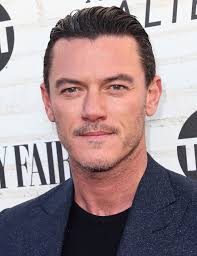 He is the son of yvonne (lewis) and david evans. Luke Evans Disney Wiki Fandom