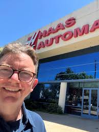 Tasker Smith takes a tour of the Haas Factory with Andrew Harnett Have you  taken a tour of the Haas Factory in sunny California 🌴☀️🌊 Tasker Smith  was recently featured in a