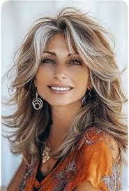 Linda Quesnel's Instagram, Twitter & Facebook