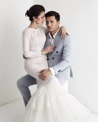 Istimewanya lagi, lagu ini bukan sahaja lagu raya sulung yang dinyanyikan oleh fattah, malah turut menampilkan ahli keluarganya di dalam muzik video lagu ini. Seloka Hari Raya Versi Fattah Amin Fazura Hot Fm
