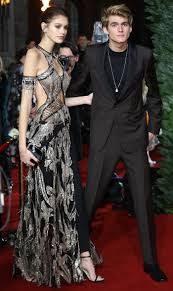 We did not find results for: Kaia Gerber S Hot Feet In Minny Sandals At British Fashion Awards