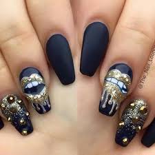 Awesome Nail Art With Lips Gold Nail Designs Pop Art Nails Gold Nails