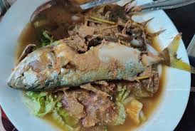 It's near the langkawi airport along the road between the runway and the beach. Cara Mudah Cepat Menikmati Laksa Ikan Seekor Yang Padu