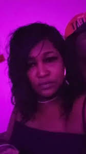 Lindsey Crochet's Instagram, Twitter & Facebook