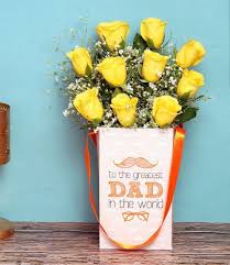 Browse our fathers day gift ideas and send a gift for your dad with anastasia florist.ca. Tempting Yellow Roses For Dad Father S Day Flowers Sendflowers Pk
