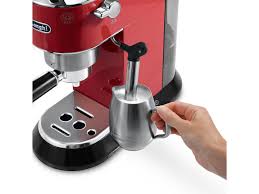 Of course, accessories can determine the experience, but it is an overall solid machine that will sit unobtrusively in any kitchen. De Longhi Dedica Manual Espresso Machine Ec680 Red