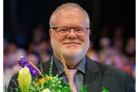 Roche adds strength to title defence — 4barsrest