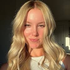 Daphne Mcdowell's Instagram, Twitter & Facebook