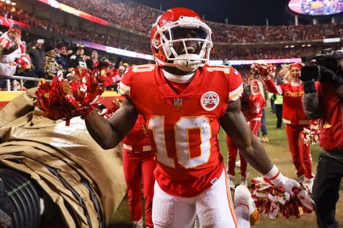 Tyreek Hill traded to Miami Dolphins in shocking blockbuster NFL deal -  oregonlive.com