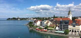 Der wunsch nach einer neuen wohnung kann ganz verschiedene gründe haben. Im Urlaub Wie Zu Hause Wohnen Ferienwohnung Claude Friedrichshafen Am Bodensee