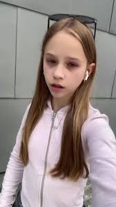 Audreys Shower by Hagen Toons