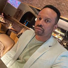 Missing the pool party vibes at @monroerooftop in the Hamptons. @makersmark  never disappoints . . . #poolparty #goodvibes #makersmark #Bourbon #summer  #hampton #dayparty workflow