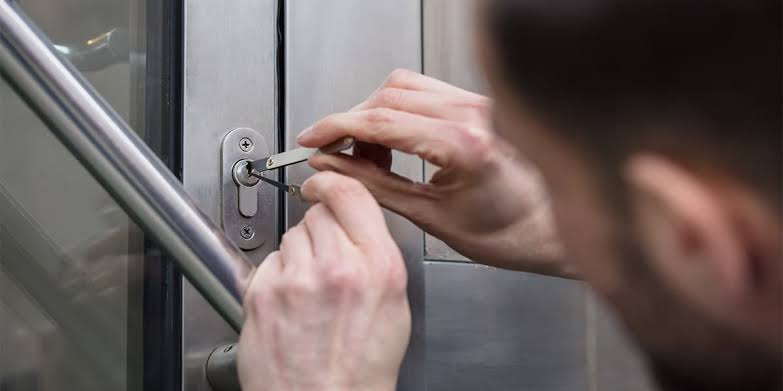 Around Clock Locksmith expert team Richardson TX