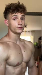 Diane Leblond's Instagram, Twitter & Facebook