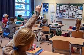 Für viele schulen stellt sich damit die frage, ob sie überhaupt öffnen sollten. Neue Regeln Fur Unterricht In Baden Wurttemberg Kretschmann Zieht Bundes Notbremse Fur Schulen Vor Baden Wurttemberg Stuttgarter Zeitung