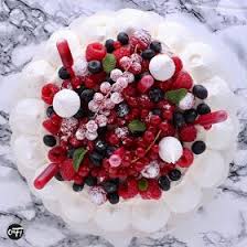 C Est Ma Fournee La Pavlova Aux Fruits Rouges Pavlova Pavlova Michalak Recette Pavlova