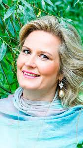 Oopperalaulaja Camilla Nylund vihdoin yhteistyöhön Karita Mattilan ja  Susanna Mälkin kanssa: "Aina minua verrataan Karitaan"