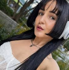 Alyssa Erdmann's Instagram, Twitter & Facebook