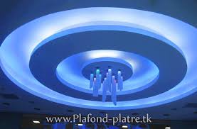 Décoration de salon marocain moderne pas cher, tapisserie salon marocain 2020 / 2021 design oriental et vente salon traditionnel en bois pour la décoration du salon marocain est connue par son évolution au fil des années donc il y a toujours des styles tendances qui voient le jour avec plus. Plafond Platre Decoration Marocaine