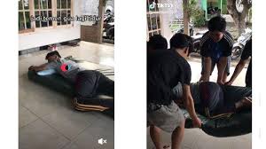 Baca juga kumpulan renungan pemuda kristen terbaru, orang muda siap dipakai tuhan. Https Jatim Tribunnews Com 2021 01 13 Video Kondisi Dasar Laut Lokasi Evakuasi Korban Sriwijaya Air Jenazah Yang Teridentifikasi Baru 4 Https Cdn 2 Tstatic Net Jatim Foto Bank Images Penampakan Dasar Laut Di Lokasi Jatuhnya Pesawat Sriwijaya Air Sj 182