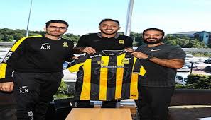 يذكر أن الصين تأخرت في الانخراط في سباق استكشاف الفضاء، إذ لم ترسل أول روادها إلى الفضاء إلا في عام 2003، بعد عقود طويلة من نجاح الاتحاد السوفيتي والولايات المتحدة في. ÙƒÙ‡Ø±Ø¨Ø§ ÙŠÙˆÙ‚Ø¹ Ø¹Ù‚Ø¯ ØªØ¬Ø¯ÙŠØ¯ Ø¥Ø¹Ø§Ø±ØªÙ‡ Ù…Ø¹ Ø§ØªØ­Ø§Ø¯ Ø¬Ø¯Ø©