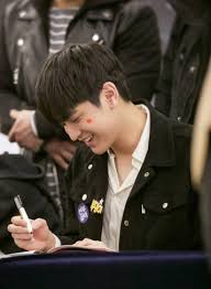 Ikon debuted on september 15th, 2015 under yg entertainment. Chanwoo Ikon Bobby Entertainment Ikon