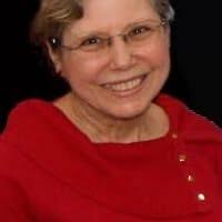 Queen Bee Goes Home Again (Queen Bee, #2) by Haywood Smith