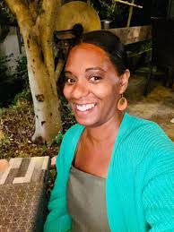 Emily Cleaton's Instagram, Twitter & Facebook